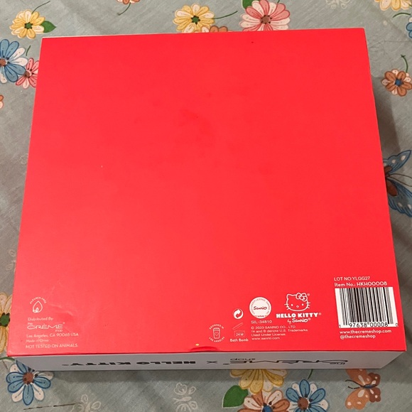 Hello Kitty Holiday Decor Set - Red and White - Picture 11 of 11